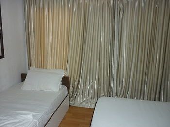 Batuta Maldives Surf View Ξενοδοχείο Thulusdhoo Εξωτερικό φωτογραφία